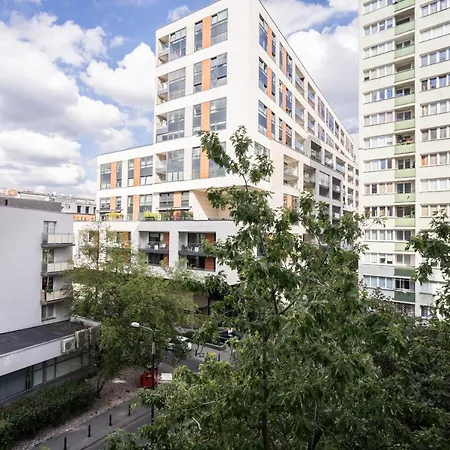 New In Fancy Neighborhood Warszawa