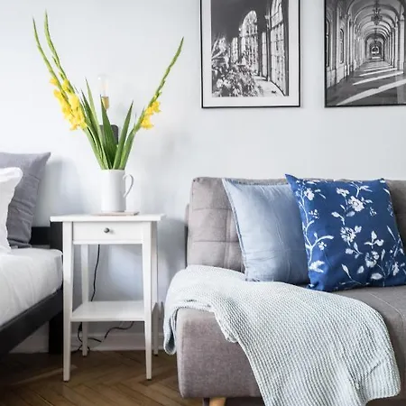 New In Fancy Neighborhood Apartment *