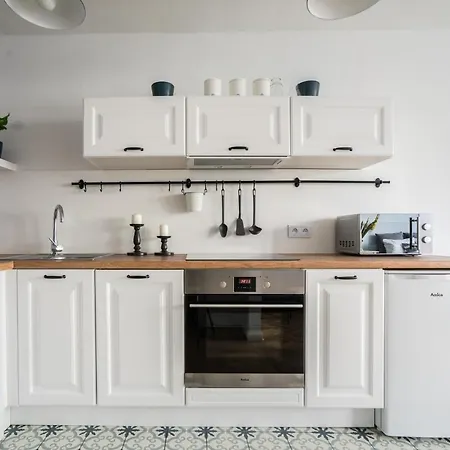 New In Fancy Neighborhood * Warschau