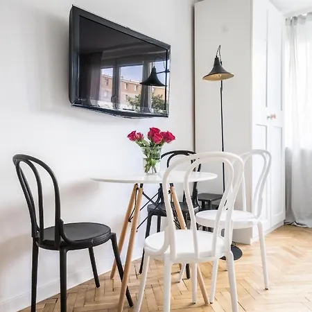 New In Fancy Neighborhood * Warschau