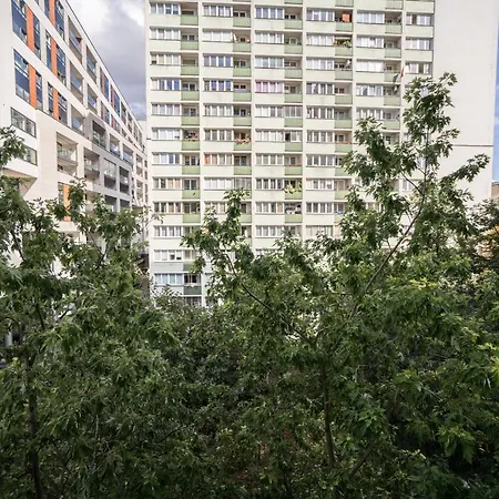 New In Fancy Neighborhood Warschau