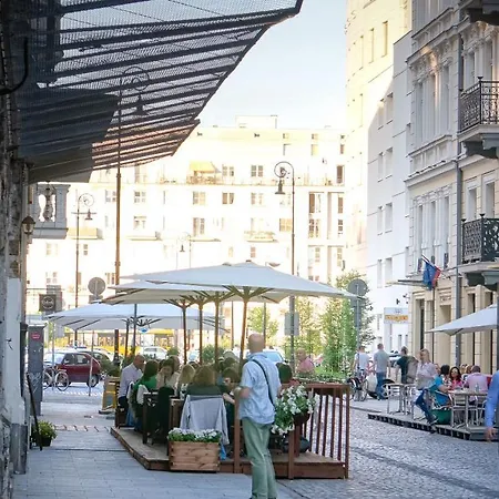 New In Fancy Neighborhood Apartment